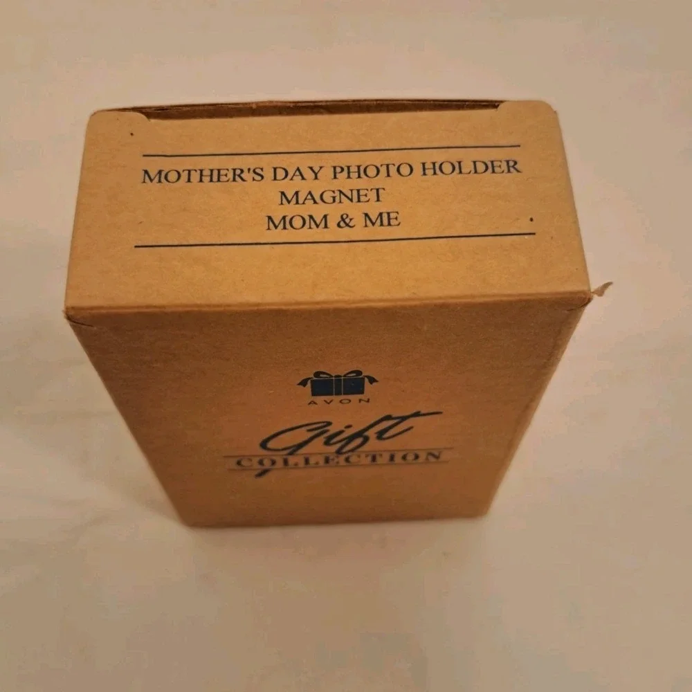 Vintage 1998 Avon Gift Collection Mother's Day Photo Holder Magnet Mom & Me NIB!